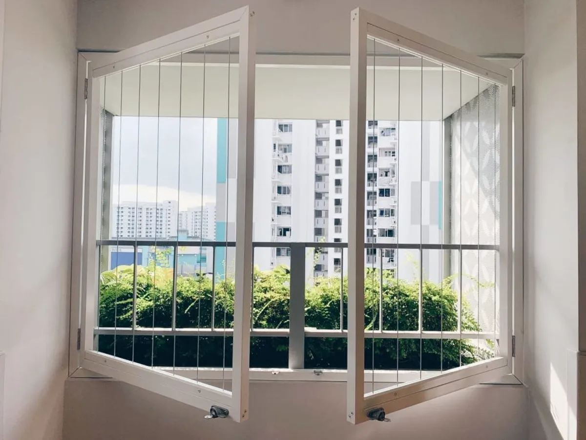 Window invisible grill with open view